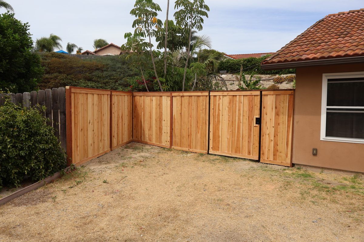 Cedar dog ear privacy fence with matching gate San Diego County - Top Class Fence